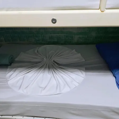 호스텔 War Bunker *