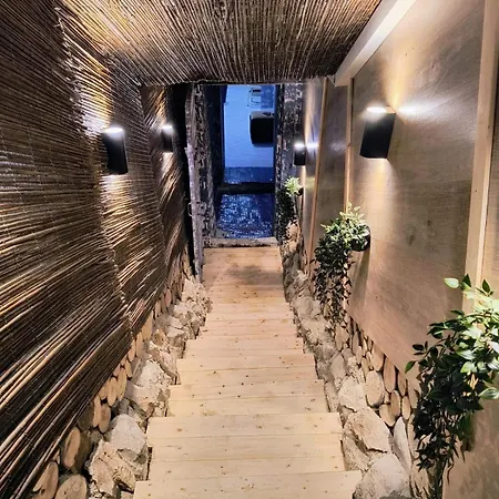 War Bunker 호스텔 *