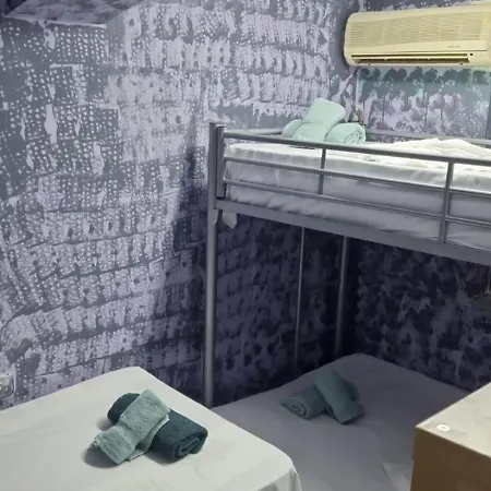 Hostal War Bunker Sarandë