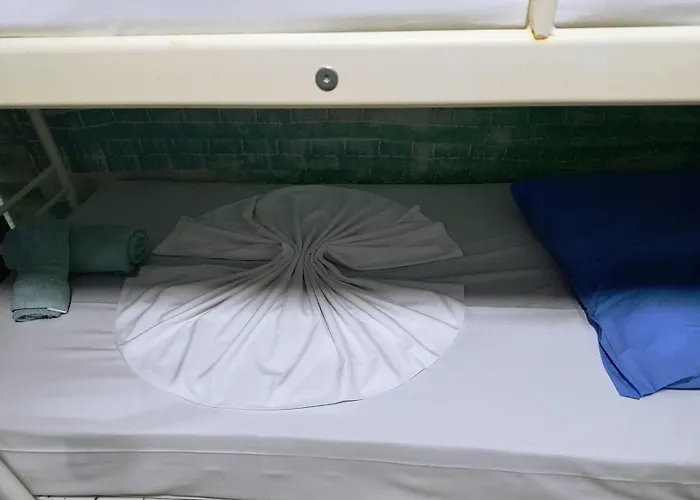 אכסניה War Bunker *