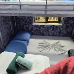 بيت شباب War Bunker ساراندا