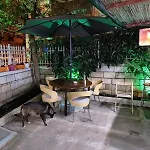 بيت شباب War Bunker ساراندا