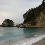 War Bunker بيت شباب *
