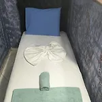 بيت شباب War Bunker ساراندا
