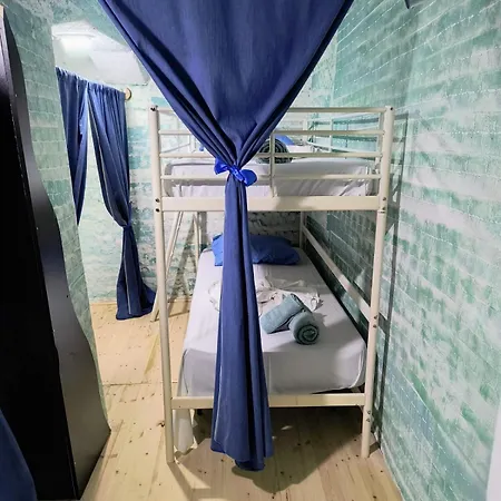 بيت شباب War Bunker